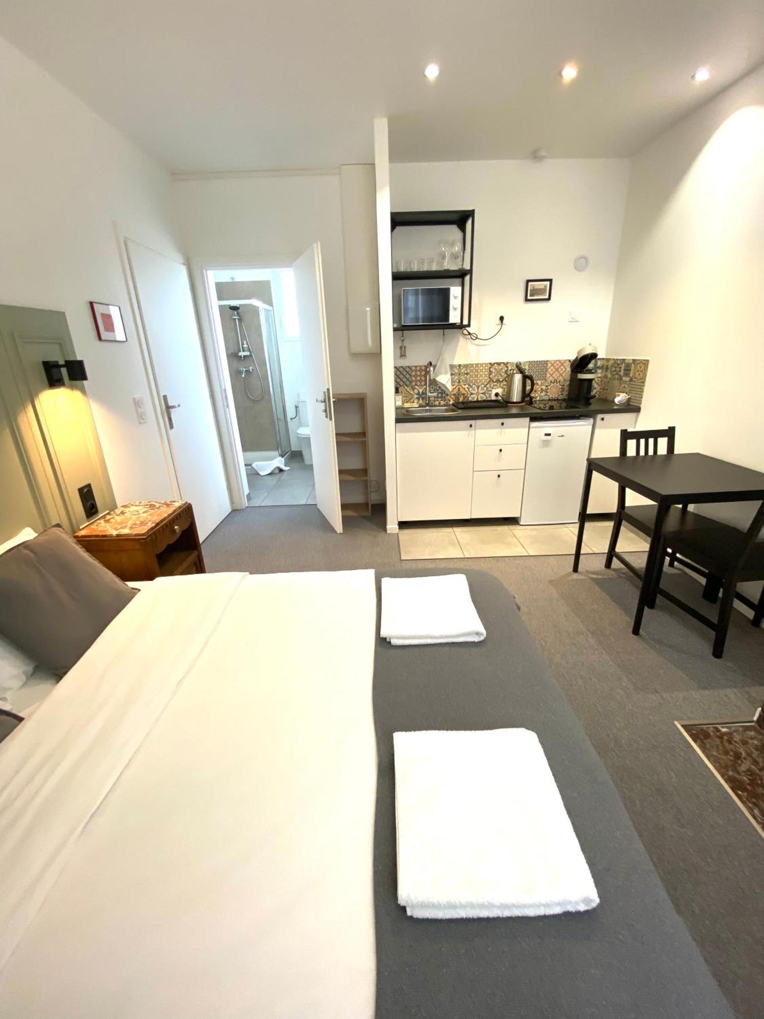 Villa Vlas - Chambre D'Hote - ลิมอจส์ ภายนอก รูปภาพ